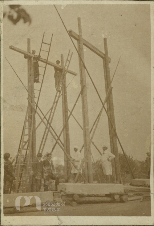 Postavení pomníku na oslavy 700. výročí od založení Rožmitálu