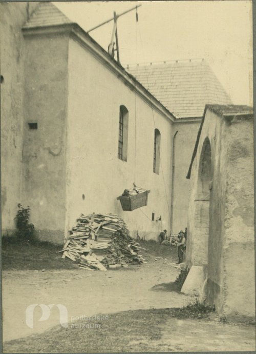 Doprava šindele na střechu