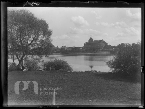 Rožmitál od Podzámeckého rybníka