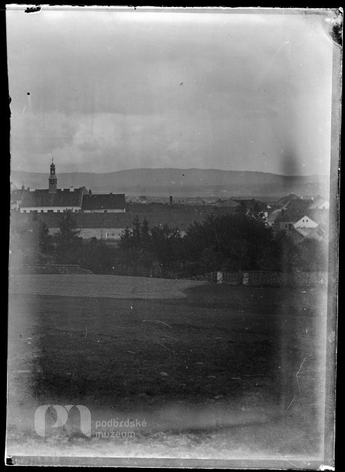 Pohled z Obůru na radnici