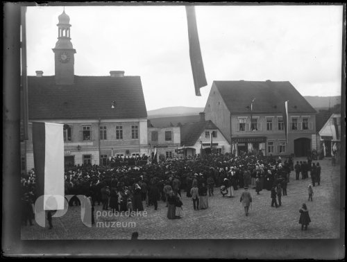 Shromáždění na náměstí