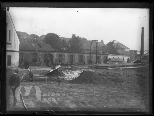 Po ohni ve slévárně