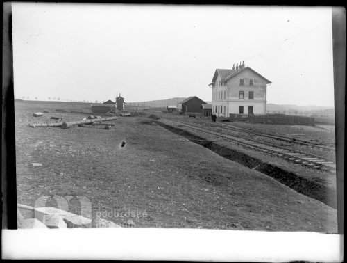 Nádraží směrem ke Skuhrovu