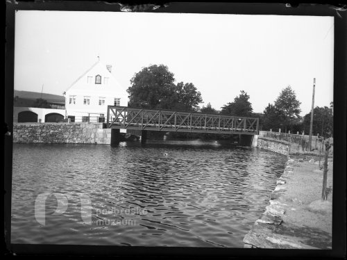 Most železný předán provozu