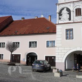 Radnice a dům ve Volyni. Foto Rudolf Šimek, únor 2022