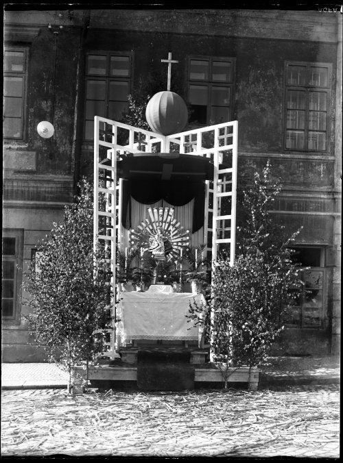 Oltář s Pražským Jezulátkem při Božím Těle