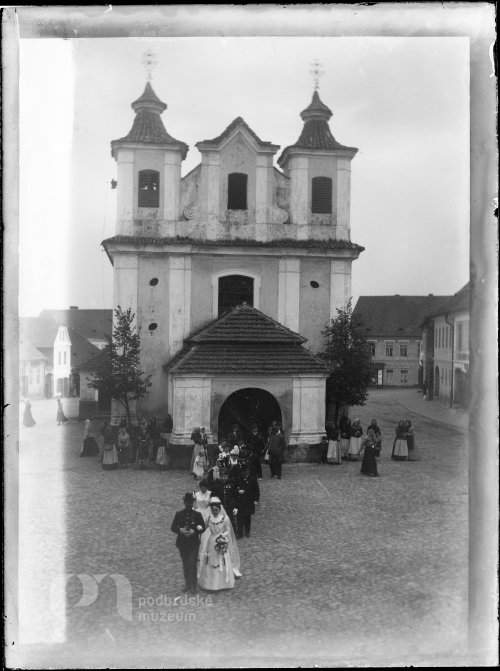 Svatba u kostela sv. Jana nepomuckého