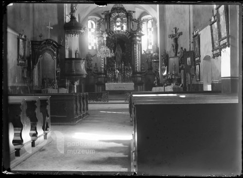 Starý Rožmitál interiér kostela