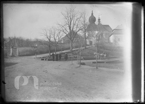 Pohled na kostel ve Starém Rožmitále