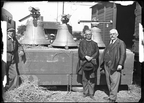 Zvony pro farní kostel