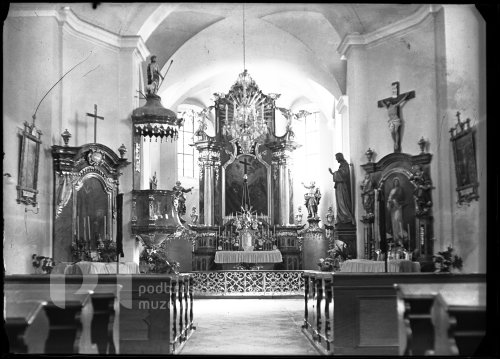 Farní kostel - interiér