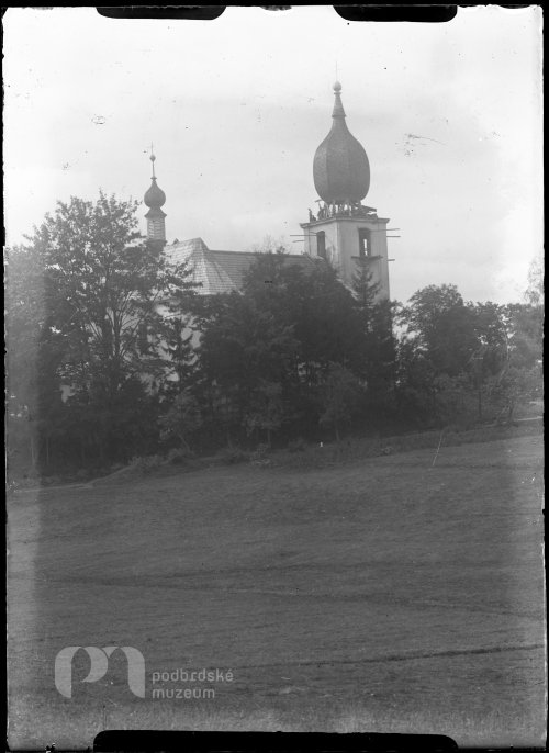 Farní kostel 1933 před zakončením oprav