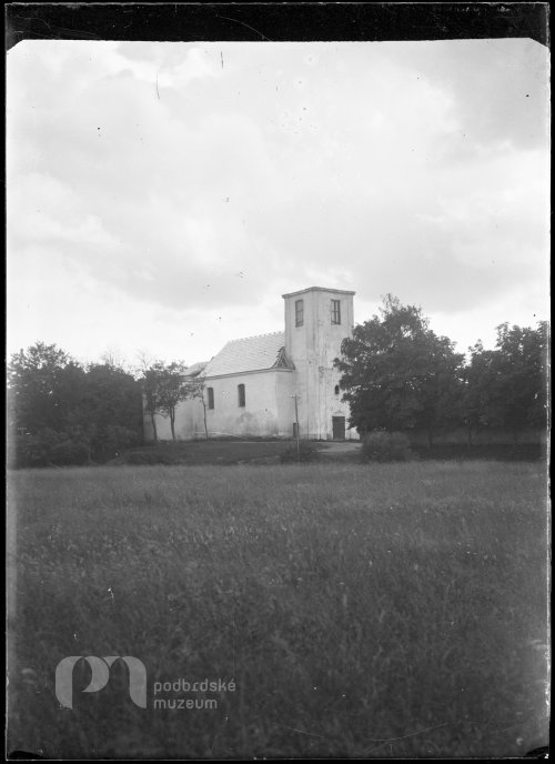 Farní kostel po požáru 1933