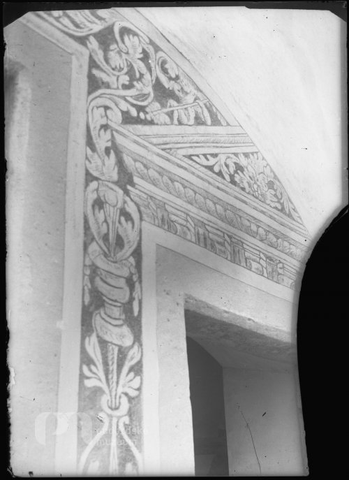 Sgrafita na ochozu věže zámku