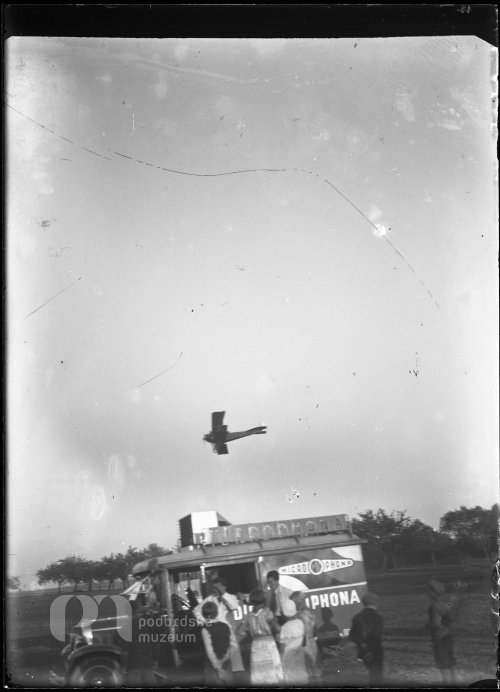 Auto Microfona a letadlo