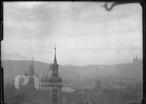 Praha, pohled na Hradčany