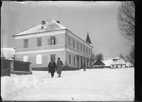 Neznámý dům v zimě