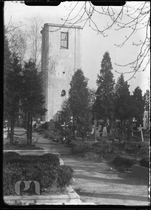 Věž kostela ve Starém Rožmitálu po požáru