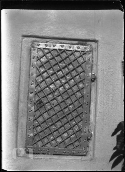 Sanktuář v kostele Povýšení Svatého kříže