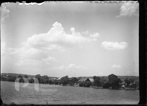 Na břehu Podzámeckého rybníka