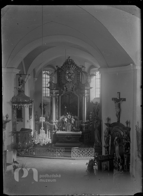 Interiér kostela ve Starém Rožmitále