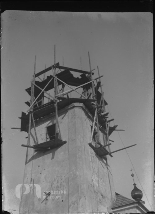 Oprava věže farního kostela