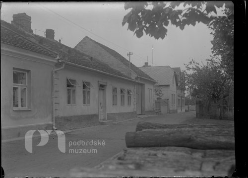 Třebízského nábřeží