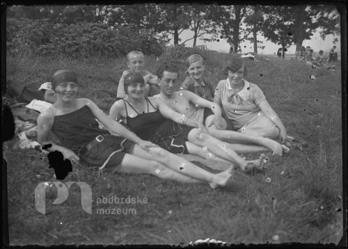 Mládež v plavkách