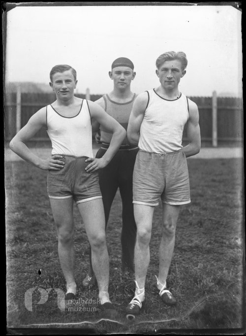 Tři mladí sportovci