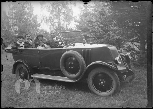 Společnost v automobilu