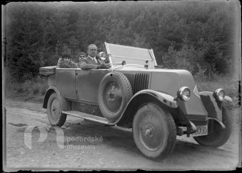 Společnost v automobilu