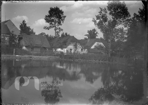 Tři chalupy za rybníčkem