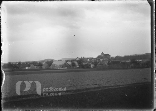 Pohled na Rožmitál se zámkem