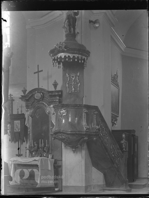 Kazatelna v kostele ve Starém Rožmitále